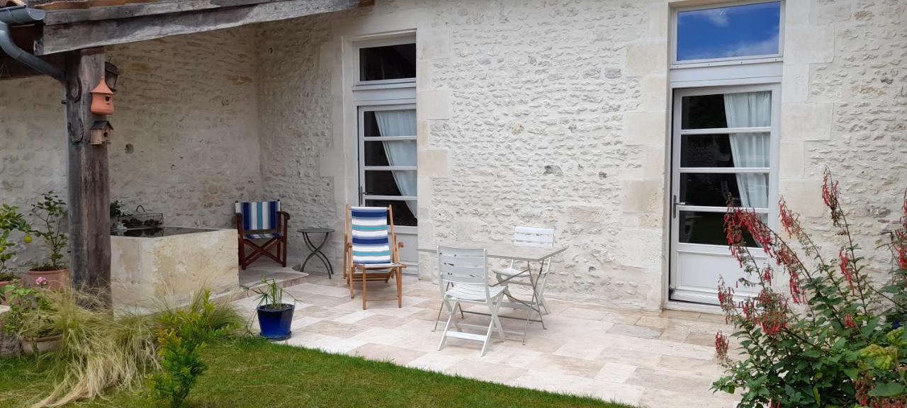 Suite De Charme Dans Une Maison Charentaise Cozes Exteriér fotografie